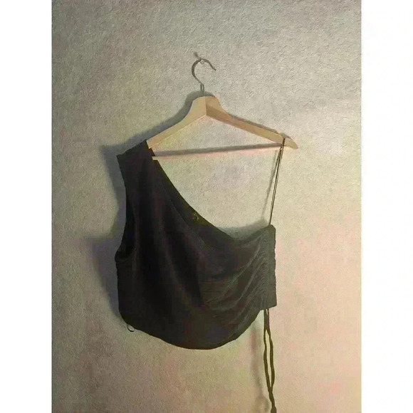Black one shoulder top - Picture 2 of 7